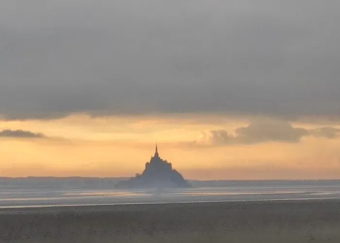 Entre Terre Et Baie A 15 Mn Du Mont-saint-michel